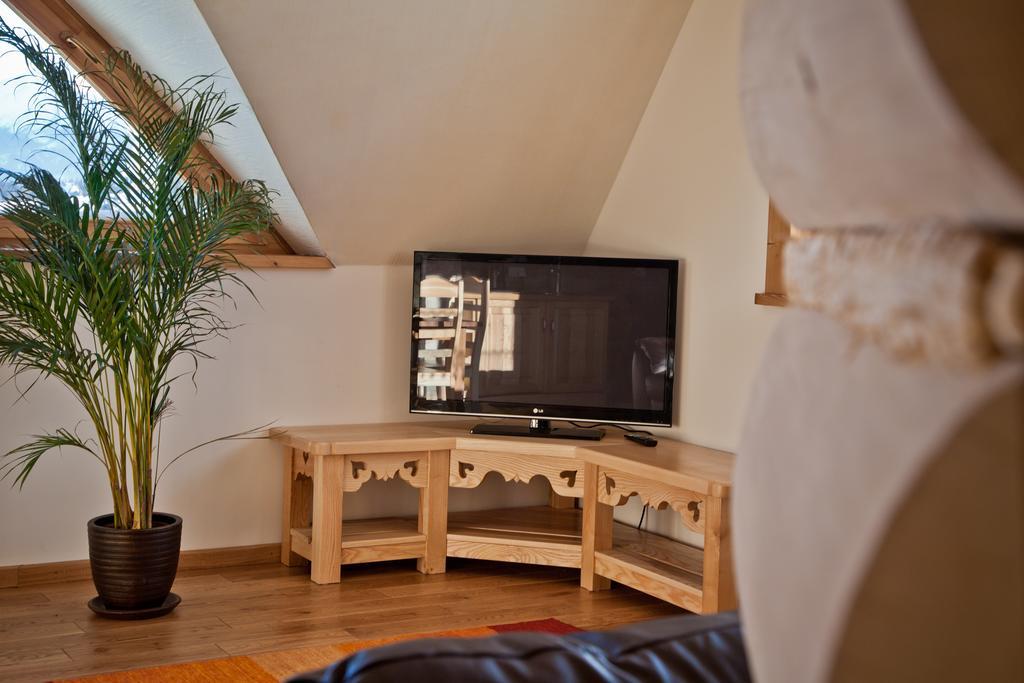 Dom Pod Smokami Apartment Bukowina Tatrzańska Exterior foto