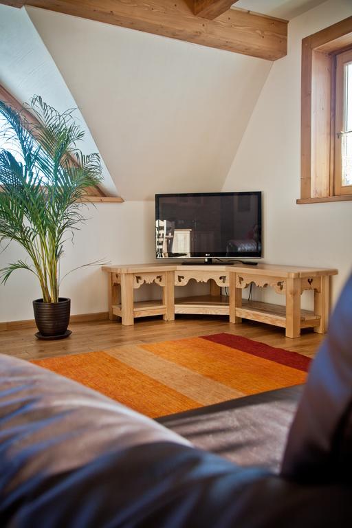 Dom Pod Smokami Apartment Bukowina Tatrzańska Exterior foto